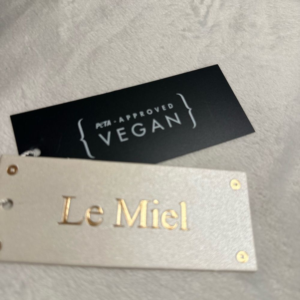 LE Miel Vegan Shoulder Bag  NWT - Picture 7 of 7